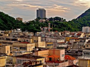 2016-08-08_-_pixabay_-_favelas-51318_1280